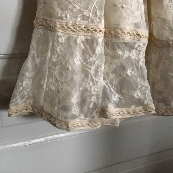 Beautiful Cream Lace Dress Wedding, Blue Tassel Anthropologie - Picture 7 of 9